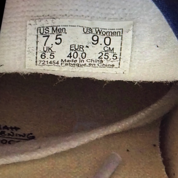 Vans x The Simpsons Christmas customs low shoes Size 7.5 W 9 - Picture 11 of 11